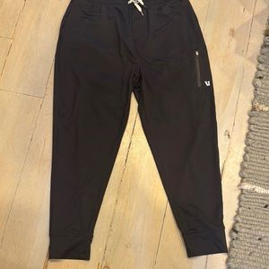 Vuori Black Joggers with Elastic Waistband and Cuffed Ankles
